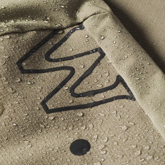 Lululemon Escape and Explore LS Size Medium Color Sage Stone and Silver - Picture 10 of 16